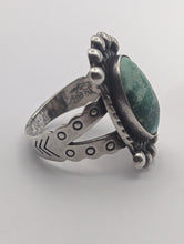 Load image into Gallery viewer, Fred Harvey Era Sterling Silver Green Turquoise Ring