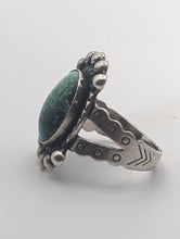 Load image into Gallery viewer, Fred Harvey Era Sterling Silver Green Turquoise Ring